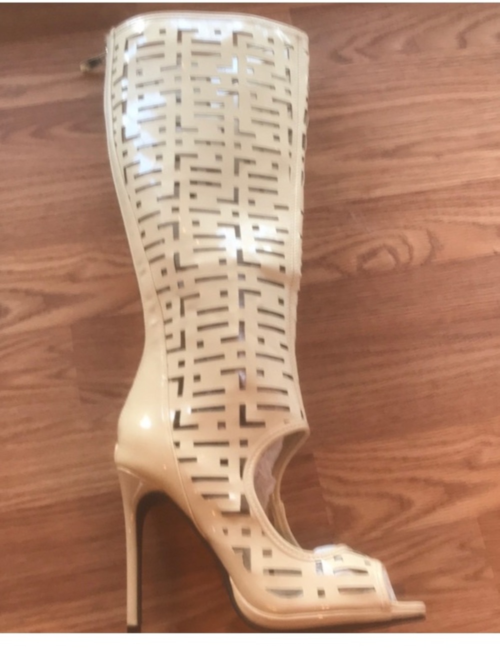 Women’s Cream Cutout High-Heel Knee Boot 7.5 new in box